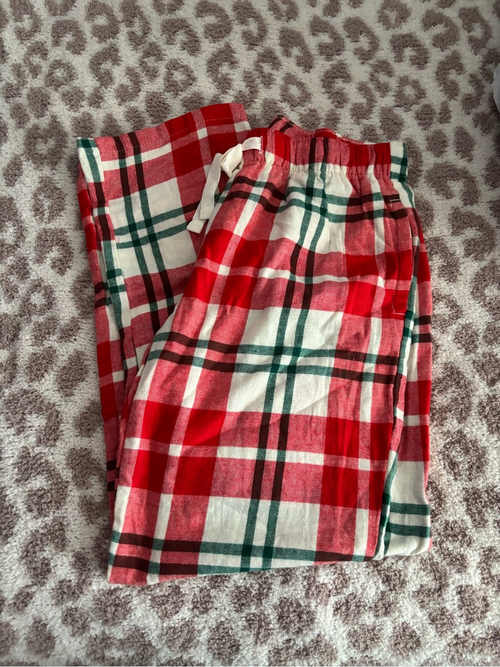 old navy red, green, & white plaid pj pants